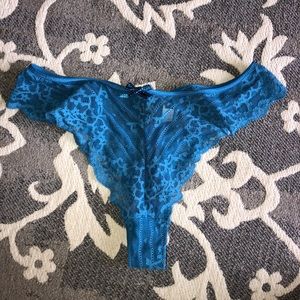 Chantelle Lacy Thong XL